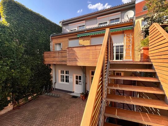 Erfurt-Altstadt top gepflegtes Stadthaus, Stellplätze, Terrasse + MFH auf einem Grundstück