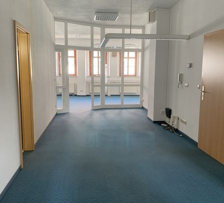 Freiberg* helles Büro in Citylage* Teeküche* gr. Flurbereich für Empfang* WC* Balkon*