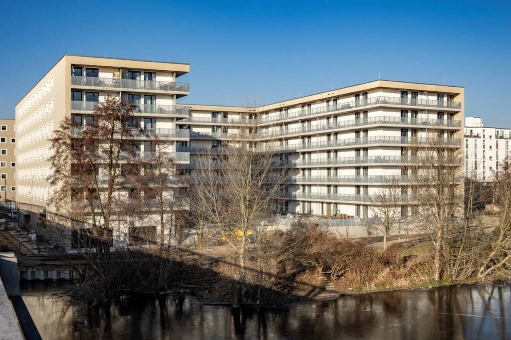 Exklusiver Wasserblick! 2-Zimmer-Wohnung mit Terrasse in Spandau - Photo 1