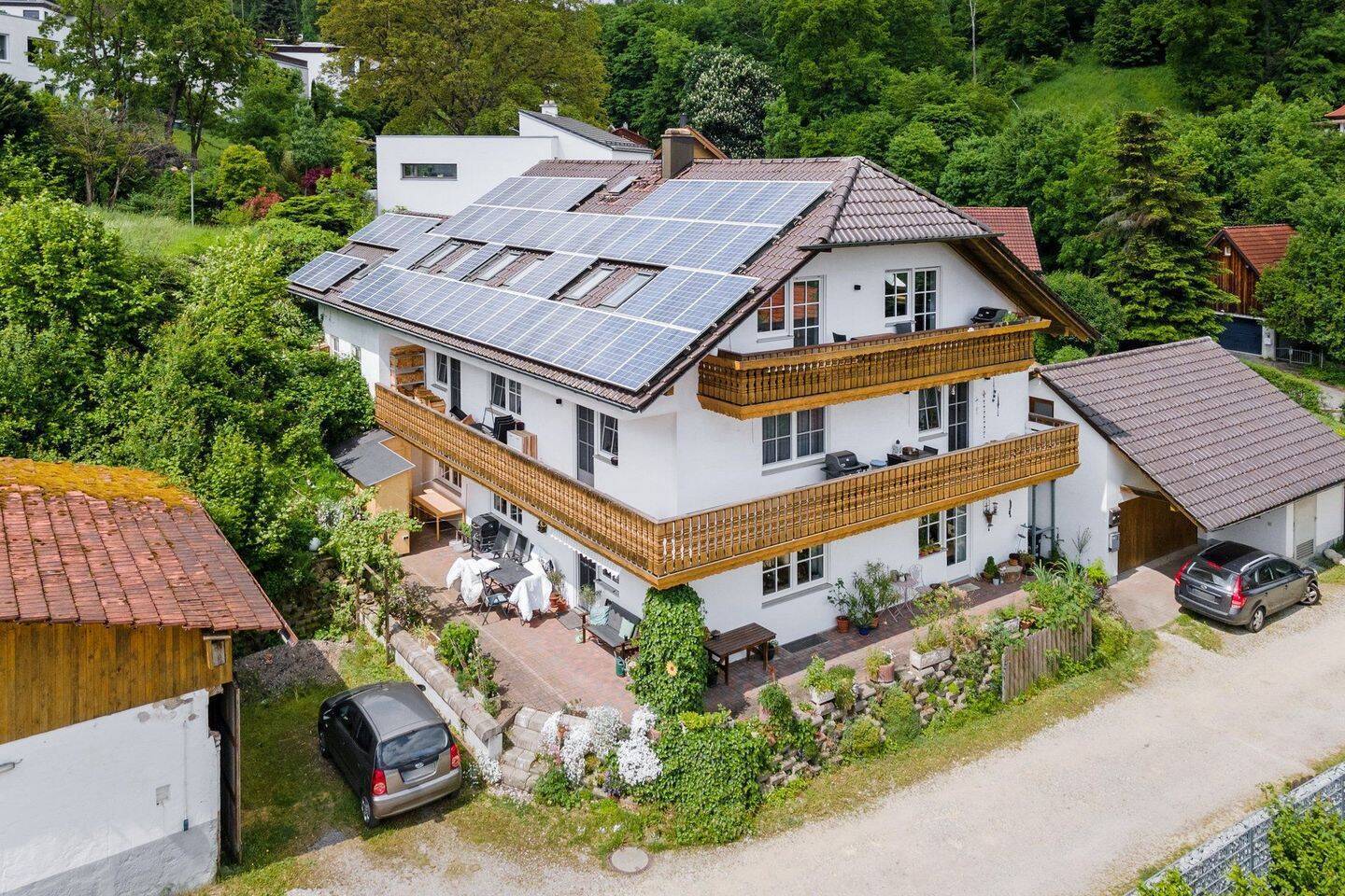                                                               Gro&szlig;z&uuml;gige Dachgeschosswohnung in ruhiger Lage mit Top Aussicht , Garage und Ke&hellip;                                                       in Altdorf (Landshut)
