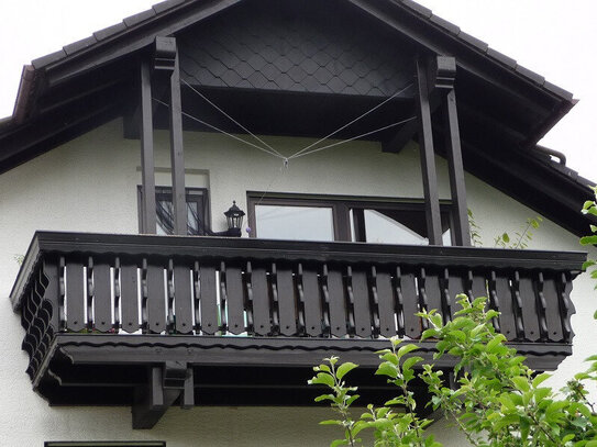 Schöne helle, Lichdurchflutete 3 Zimmer Wohnung mit integrierter EB Küche.