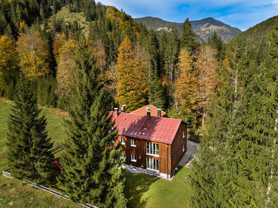 Sonnige 3-Zimmer-Wohnung im 1. Obergeschoss mit Gartennutzung #alleinlage #naturpur #berge #dahoam