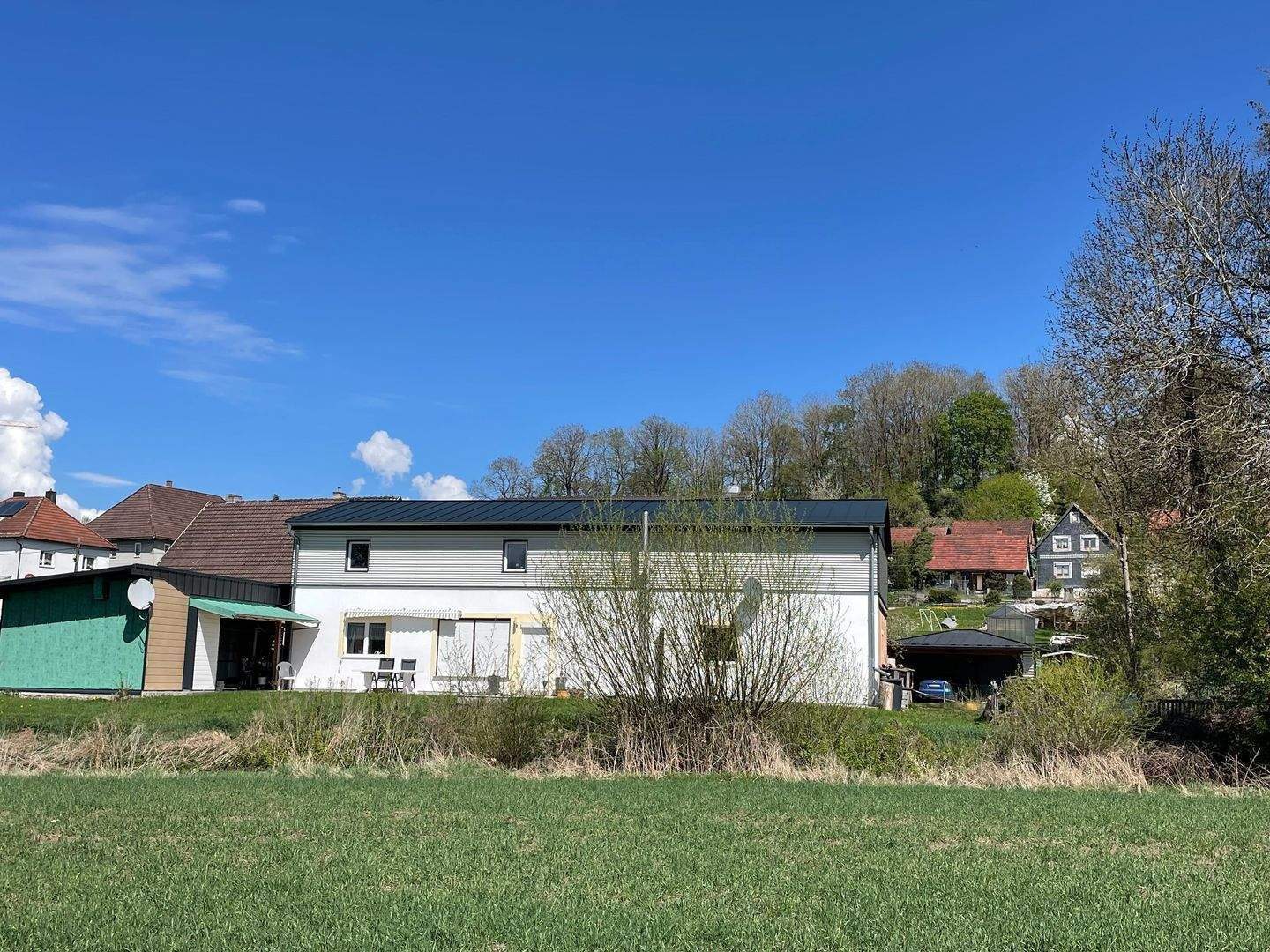 Immobilie in Eisfeld - PERFEKTE Work-LIFE-BaLance in Eisfeld / NEU-& Hochwertiges Domizil mit FeierAbend-Idylle - Bild 0