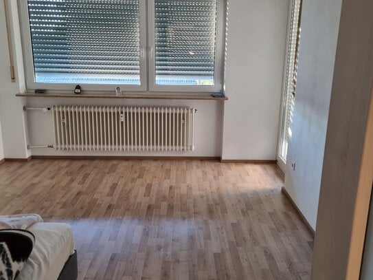 Schöne 3 Zimmer Wohnung inkl Küche ab sofort befristet für 36 Monate