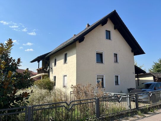 Renovierungsbedürftiges Ein- oder Zweifamilienhaus in Maxhütte-Haidhof