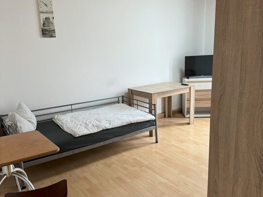 MÖBLIERTE ZIMMER-auch einzeln anmietbar in 3-Zi.Whg. in S-Bad Cannstatt - 3428