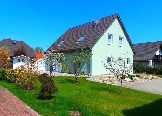 Möbliertes Einfamilienhaus in Bentwisch-Goorstorf mit Einbauküche, zwei Bäder, Terrasse und Garten!!