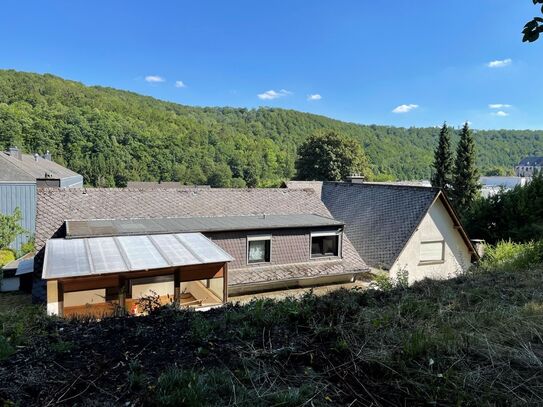 **Zwei Immobilien auf separaten Grundstücken in zentraler Lage von Prüm**