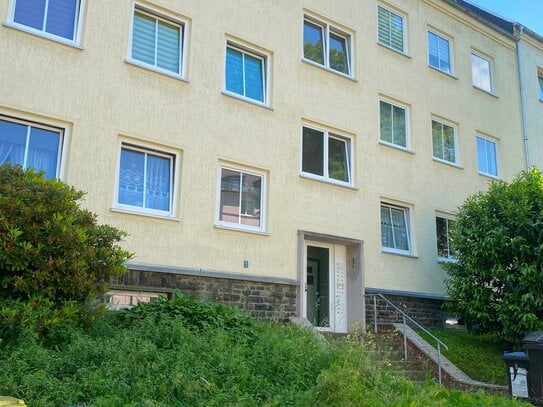 Bitte Oben klingeln... ! neu renovierte 3 Raum Wohnung mit Balkon !