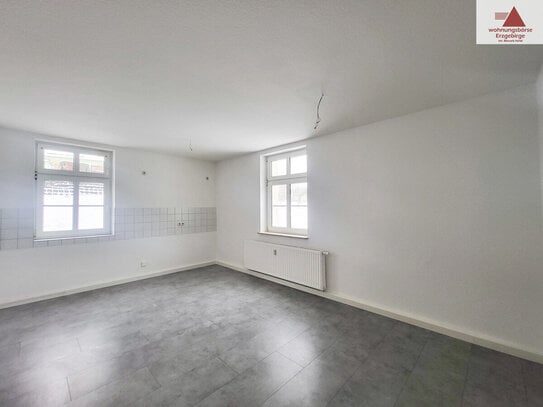 Modern renovierte 2-Raum-Wohnung in Gornsdorf!