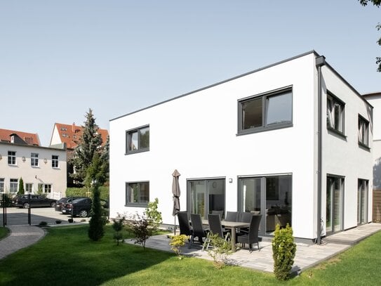 Moderne Bauhausvilla in top Lage am Wasser in der Altstadt von Erfurt