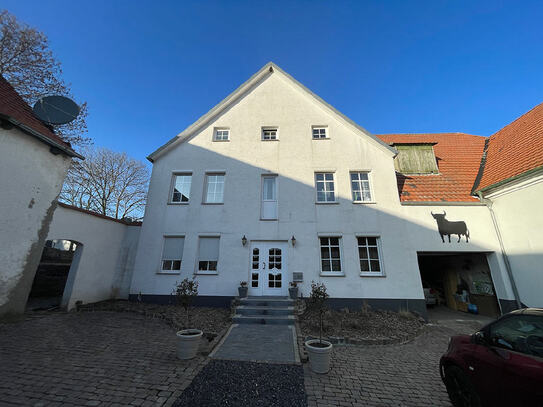 Seltene Gelegenheit! Einfamilienhaus mit Nebengebäuden auf großem Grundstück in Möhnesee-Wippringsen!