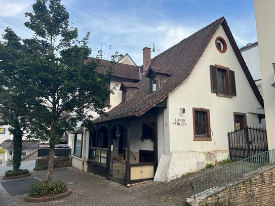 Charmantes "Blumen Pavillon" Haus in neuem Glanz: Frisch renoviertes/saniertes Wohn- & Geschäftshaus