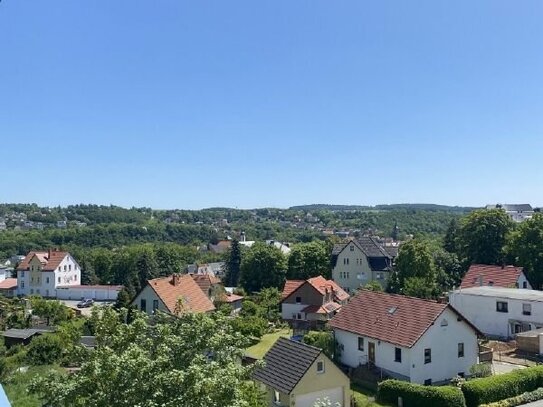 Sanierte Dreiraumwohnung mit Balkon !