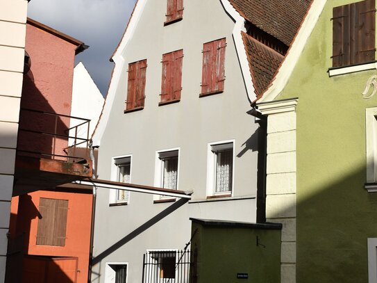 Schmuckstück (D) zum Selbstausbau mit Garten und Stellplätzen