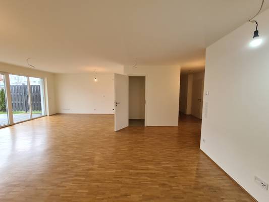 ++ Großzügige 3-Zimmerwohnung mit Terrasse und Garten ++