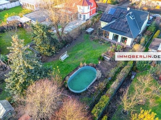 IMMOBERLIN.DE - Wunderbarer Bungalow mit idyllischem Südgarten in naturverbundener Lage