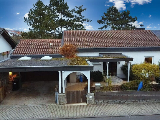 Ihr Traumhaus in Krautheim - Stilvolles Wohnen mit Panoramablick und Privatsphäre