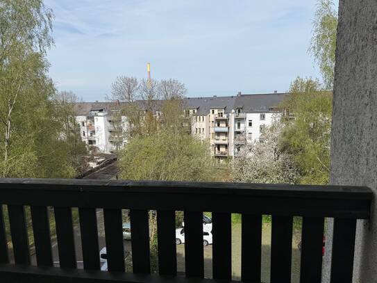 3-Raumwohnung mit EBK, Südwest-Balkon und großem Tageslichtbad