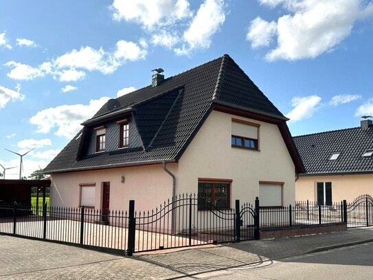 Ein großzügiges EFH ( wie ein Neubau ! ) in schöner Wohnlage von St Michaelisdonn