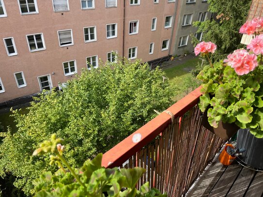 Sehr schöne 2-Zimmer-Eigentumswohnung mit Balkon in Nürnberg-Johannis