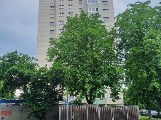 4.OG in S-Giebel, *VERMIETETE!* 2-Zimmer-Wohnung mit Balkon im Mehrfamilienhauses mit Aussicht