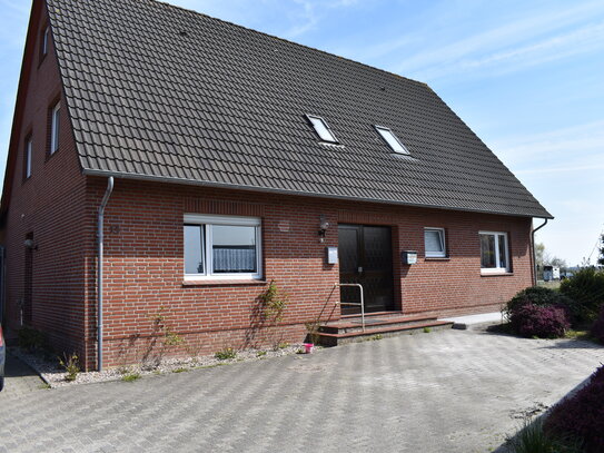 Gut aufgeteiltes Zweifamilienhaus in Sackgassenlage von Wittmund