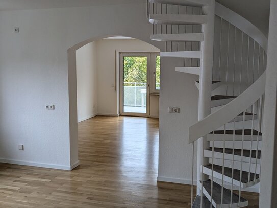 4-Zimmer-Wohnung in Obermenzing mit großem Balkon in der Nähe der Blutenburg