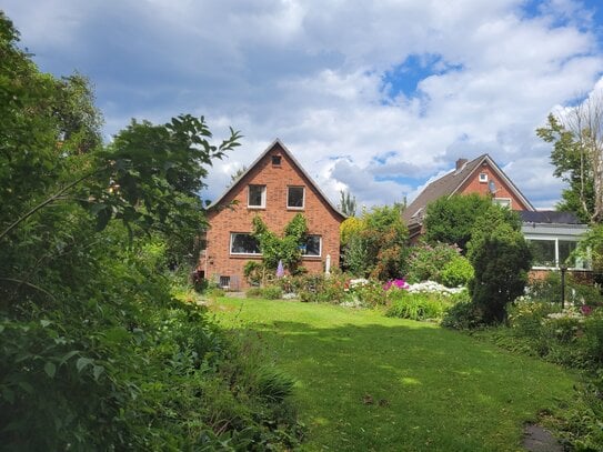 Einfamilienhaus in zentraler Lage auf sonnigem Südgrundstück mit Potential