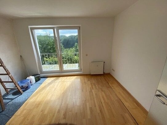 3 Zimmerwohnung mit Bad, Gartenbenutzung und Garage zu vermieten