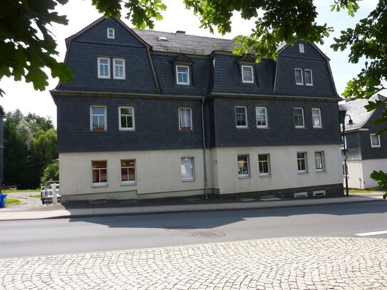 Modernisierte 3- Zimmer Wohnung mit großer Küche