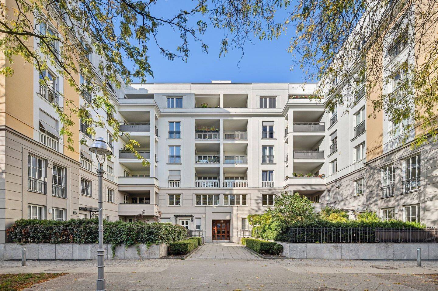 Exklusive 3-Zimmer-Wohnung mit großzügiger Dachterrasse - Foto 1