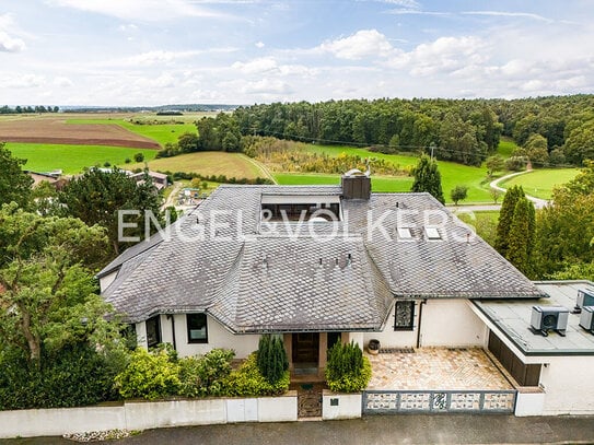 Elegante Villa mit Charme und unverbaubarem Blick ins Grüne