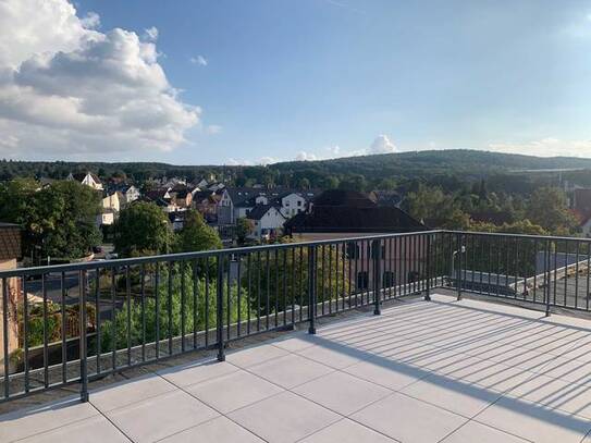 Wunderschöne Dachgeschosswohnung mit großer Terrasse in Niederhausen! Erstbezug nach Sanierung