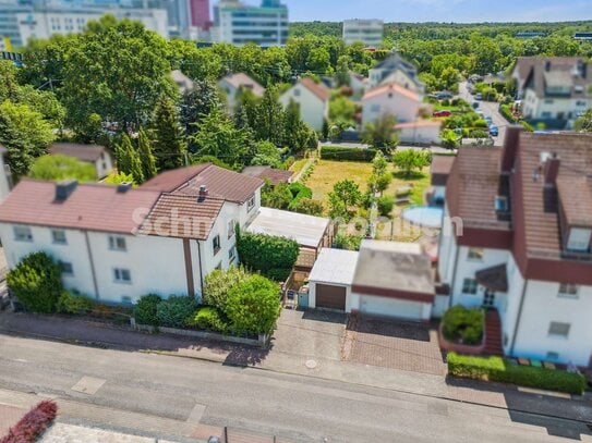 Für Gartenliebhaber. Einfamilienhaus auf Erbpacht-Südgrundstück. In F-Goldstein