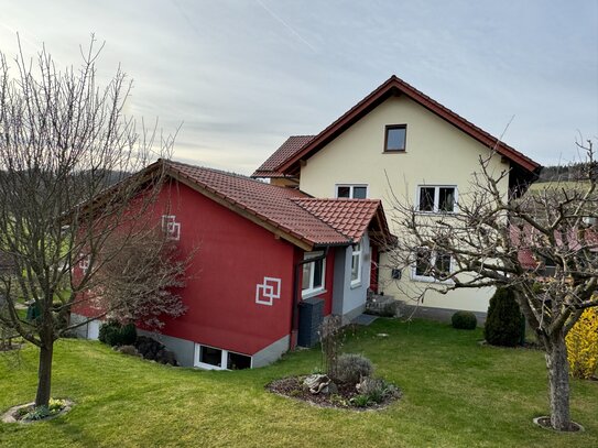 Bezauberndes Mehrfamilienhaus in Hilders mit Blick in die Rhön