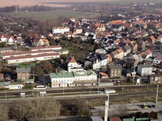 Bahnhofsgebäude - teilsaniert und vermietet (5-fach)