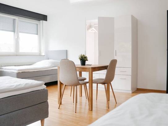 5-Zimmerwohnung mit TV, Internet, Küche, Dusche, 2 WC, Waschmaschine und Trockner für bis zu 10 Personen