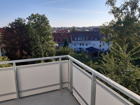 Wohnen in Freiberg! Schöne helle Dachgeschosswohnung mit Balkon und Tageslichtbad!