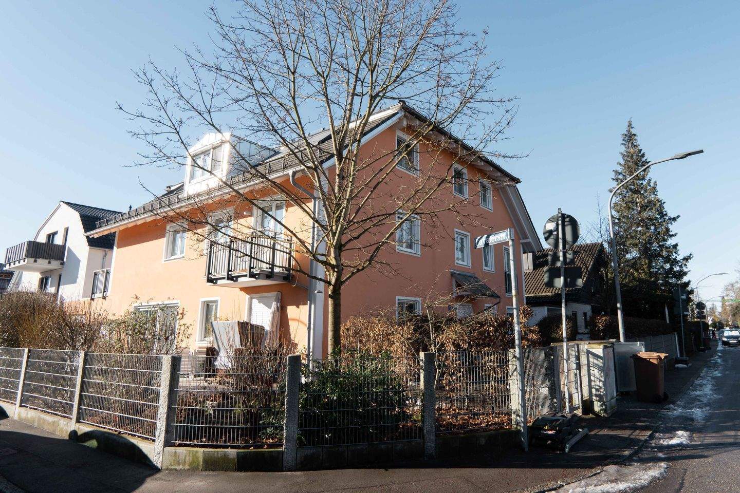 Moderne 5-Zimmer-Garten-Maisonette mit Wohnkeller, Balkon & Garten in München-Waldperlach