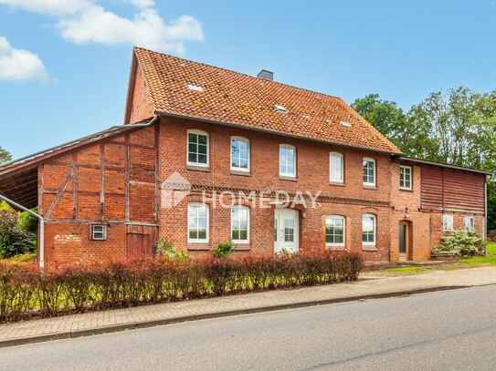 Zweifamilienhaus mit Potenzial: Historisches Flair trifft auf moderne Gestaltungsmöglichkeiten