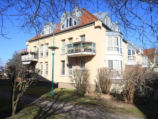 Vermietete 1-Zimmer-Erdgeschosswohnung mit Terrasse und Tiefgaragenstellplatz in ruhiger Wohnlage