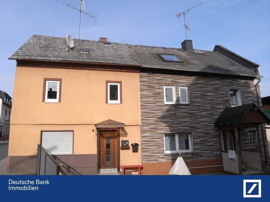 Zwangsversteigerung - Doppelhaus mit Nebengebäuden in Wolfenhausen - provisionsfrei für Ersteher!