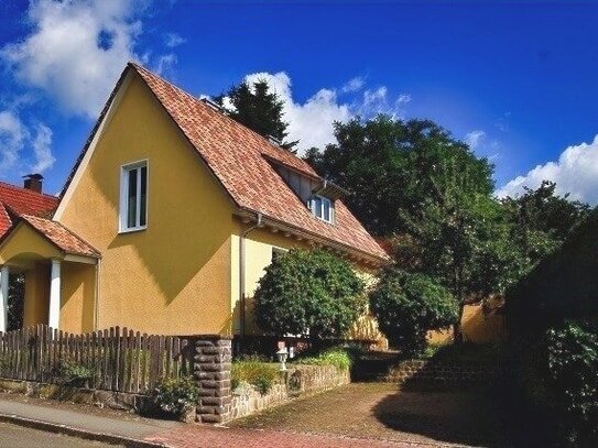 Top saniertes Einfamilienhaus in ruhiger Lage von Schauenburg-Hoof