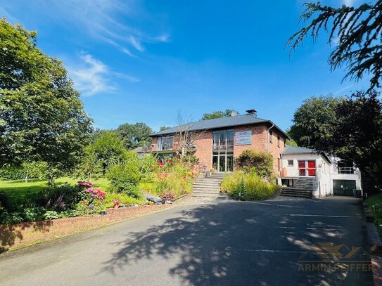 Stadtvilla mit wunderschönem Garten, Loft und vielseitig nutzbaren Wohn-/ Gewerbeflächen