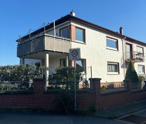 Sehr schöne 3 Zimmer Wohnung mit großem Balkon