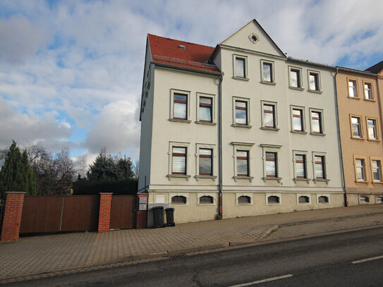 großzügige Dachgeschosswohnung mit Doppelgarage und Gartennutzung