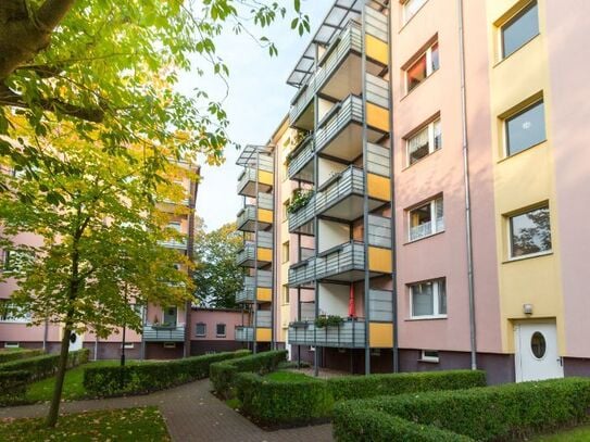 Kleine 2-Zimmer-Wohnung mit Balkon direkt am Bahnhof Lehe!