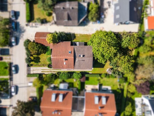 Großes Grundstück f. MFH, DHH, EFH mit Altbestand in beliebter Lage!