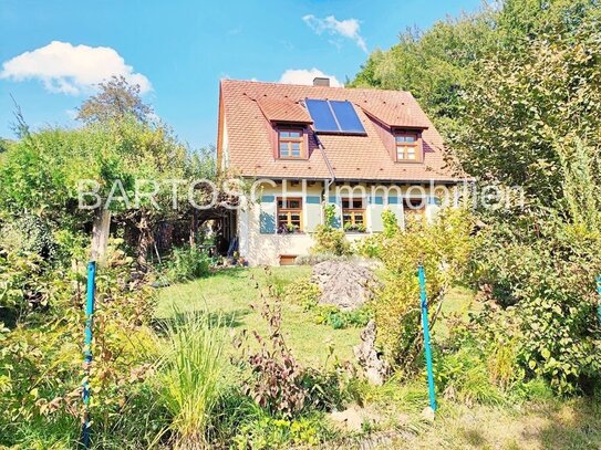 **Charmantes Einfamilienhaus mit großem Garten und Terrasse**